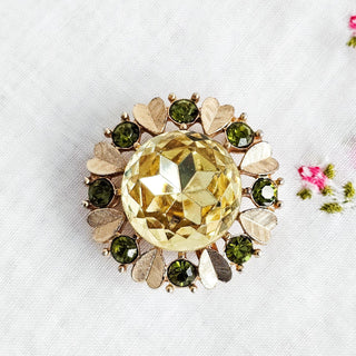 Avon Sun Brilliants Citrine Heart Green Gold Tone Round Brooch Pin Pendant